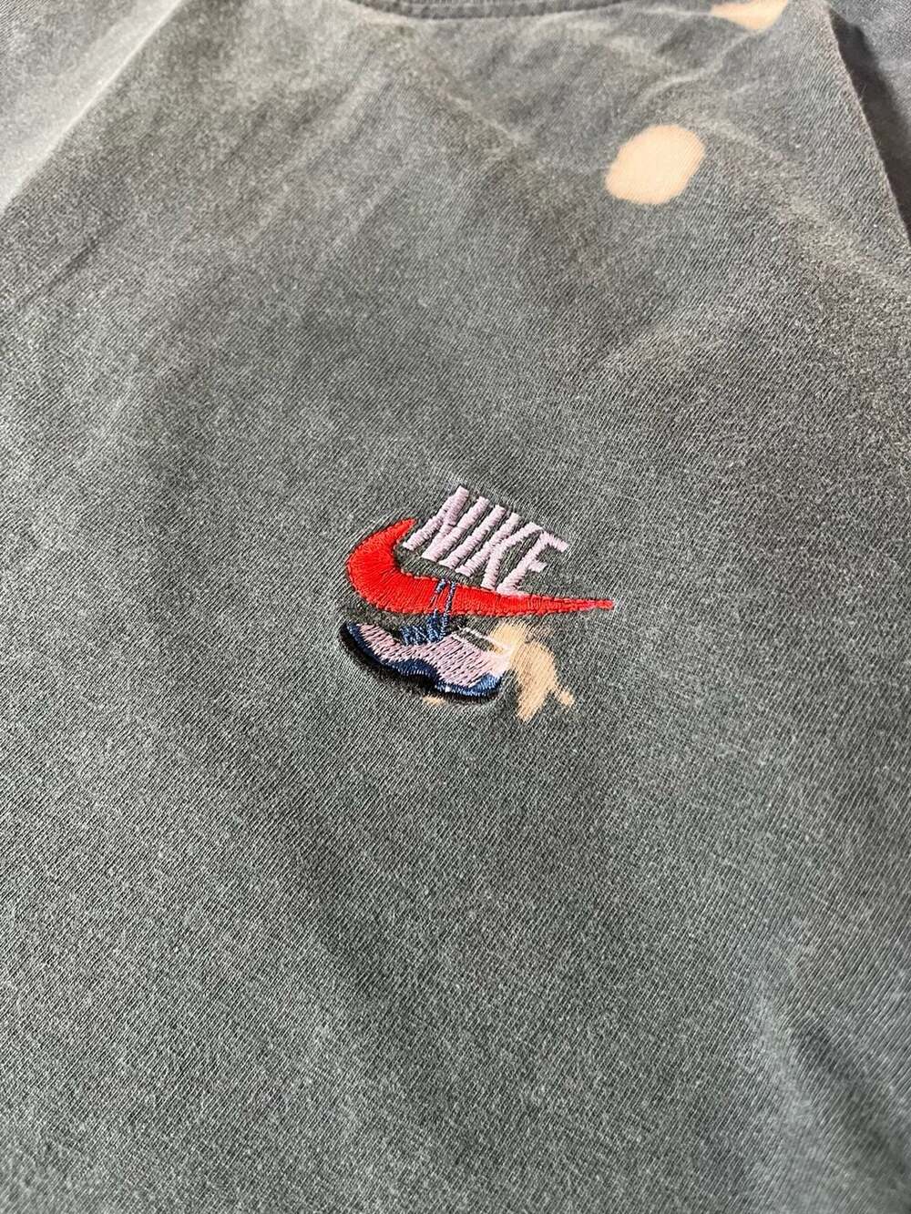 Vintage Nike Embroidered Swoosh and Shoe Logo Crewneck T-Shirt